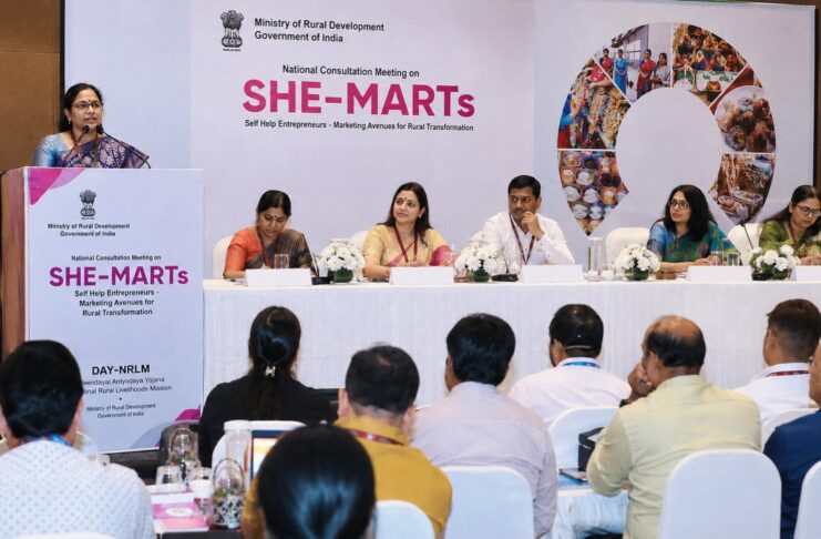 महिलाओं के नेतृत्व वाले ग्रामीण मार्केटिंग नेटवर्क SHE-MARTs विकसित करने के लिए तैयारी में ग्रामीण विकास मंत्रालय