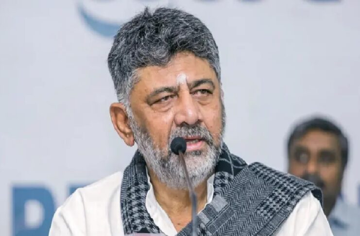 डीके शिवकुमार को कर्नाटक का अगला मुख्यमंत्री चुनने के लिए शनिवार शाम 4 बजे कांग्रेस की बैठक होगी