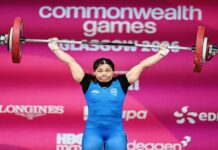 वेटलिफ्टर बिंद्यारानी देवी सोरोखाइबम ने ग्लासगो कॉमनवेल्थ गेम्स में महिला 58 किग्रा भार वर्ग में कांस्य पदक जीता