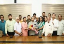 केंद्र सरकार ने आयुध कारखानों के लगभग 65,000 पूर्व कर्मचारियों को नियमित सरकारी सेवा में स्थानांतरित कर उनका भविष्य सुरक्षित किया