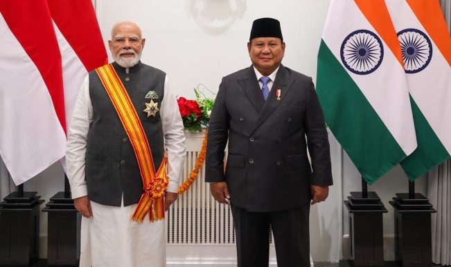 इंडोनेशिया के राष्ट्रपति प्रबोवो सुबियांतो ने भारत के पीएम नरेंद्र मोदी को देश के सबसे बड़े सम्मान ‘बिन्तांग अदिपुर्ना ऑफ द रिपब्लिक ऑफ इंडोनेशिया’ मेडल ऑफ ऑनर दिया