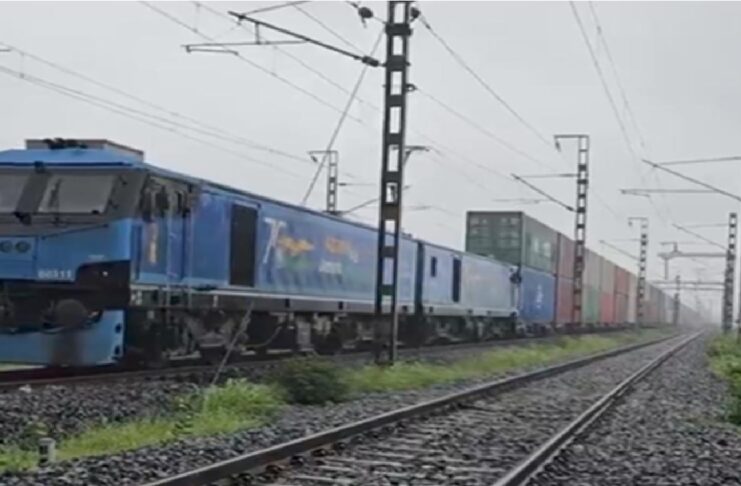 कॉनकोर के जीसीटी टर्मिनल तक पहली डबल-स्टैक लॉन्ग-हॉल कंटेनर ट्रेन का सफल संचालन शुरू, सड़कों पर दबाव होगा कम