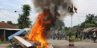 नेपाल में कप्तानगंज की मुस्लिम बस्ती के पास मौजूद एक शिवमंदिर के पास काँवड़ यात्रा की तयारी के दौरान सांप्रदायिक दंगे, तीन लोगों की मौत