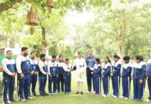 ग्लास्गो राष्ट्रमंडल खेल (सीडब्ल्यूजी) 2026 में 13 स्वर्ण सहित कुल 39 पदक जीतने वाले भारतीय खिलाड़ियों के स्वदेश लौटने पर नई दिल्ली में भव्य स्वागत और सम्मान