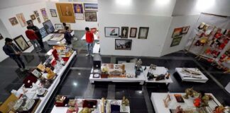 प्रधानमंत्री नरेंद्र मोदी ई-नीलामी में बेच रहे हैं भेंट में मिली हुई 1,498 वस्तुएं, आज मोदी के जन्मदिन से नीलामी शुरू