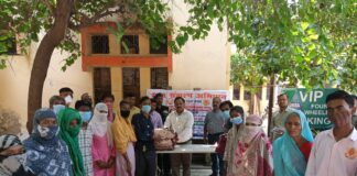 प्रधानमंत्री के जन्मदिवस पर 100 टीबी मरीजों को बांटी पोषण पोटली
