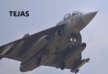 हिंदुस्तान एयरोनॉटिक्स लिमिटेड ने भारतीय वायुसेना को एलसीए तेजस के एफओसी ट्विन सीटर ट्रेनर एचटीटी-40 बेसिक ट्रेनर विमान सौंपे