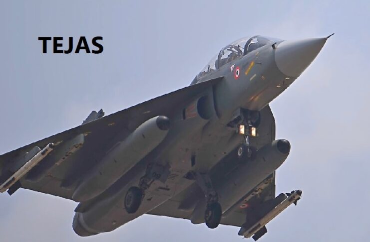 हिंदुस्तान एयरोनॉटिक्स लिमिटेड ने भारतीय वायुसेना को एलसीए तेजस के एफओसी ट्विन सीटर ट्रेनर एचटीटी-40 बेसिक ट्रेनर विमान सौंपे