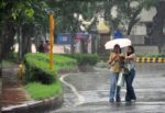 दिल्ली-एनसीआर में आज बारिश और आंधी का अलर्ट, 3 दिन तक हो सकती है हल्की बारिश