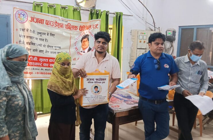 अंजना फाउंडेशन ने 60 क्षय रोगियों को वितरित की पोषण पोटली