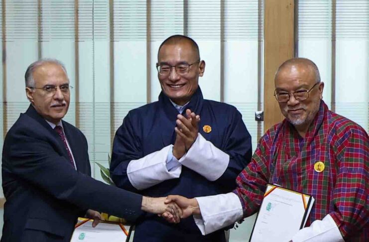 अडानी पावर और भूटान की सरकारी बिजली उत्पादन कंपनी ड्रुक ग्रीन पावर कॉरपोरेशन ने भूटान में 770 मेगावाट की चमखरछू-I जलविद्युत परियोजना स्थापित करने की घोषणा की